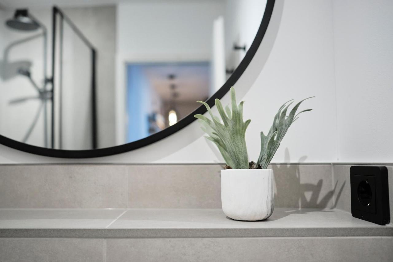 Park Avenue - Design Apartment Friesenstrasse - 4 Pers - Wlan - Netflix - 65 Zoll Tv Köln Exterior foto