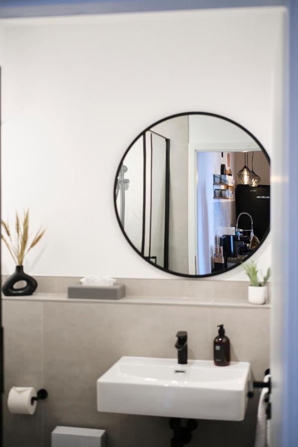 Park Avenue - Design Apartment Friesenstrasse - 4 Pers - Wlan - Netflix - 65 Zoll Tv Köln Exterior foto
